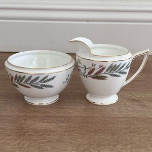 Vintage MINTON Bone China “Avondale” Creamer & Sugar Bowl‎ Set Made In England